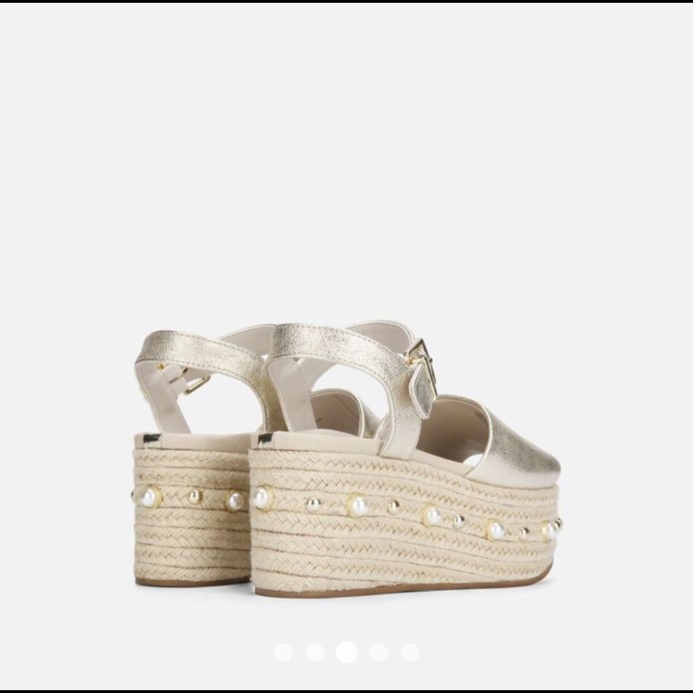 🔥Kenneth Cole Indra studs leather sandals🔥 - Picture 2 of 8